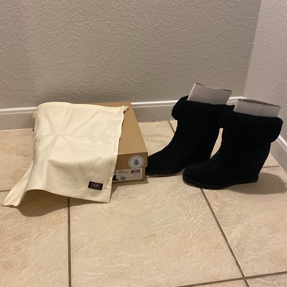 Brand New Ugg with Kyra black - Picture 2 of 9